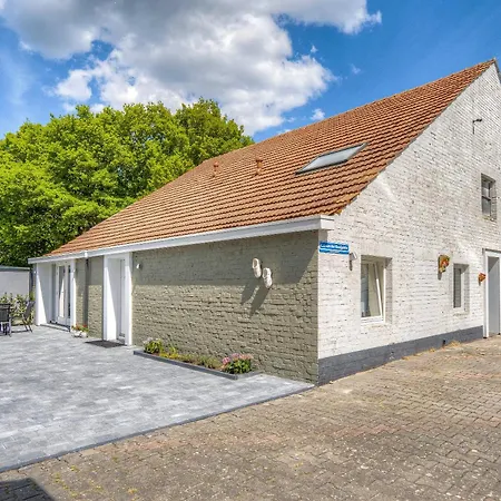 Ferrienhaus Land Hof Holiday home *
